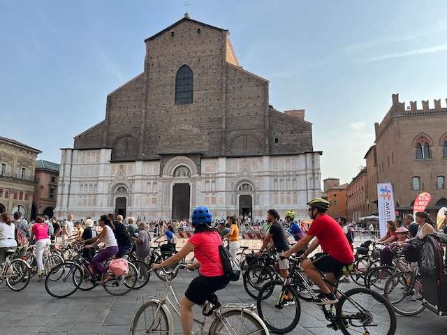 Viajar-a-Bolonia-Basilica-de-San-Petronio