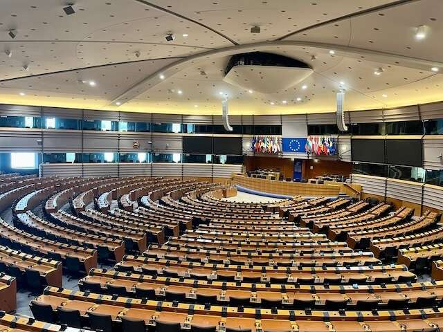 Bruselas-en-2-o-3-días-itinerario-por-barrios-Barrio-Europeo-Parlamento-Europeo