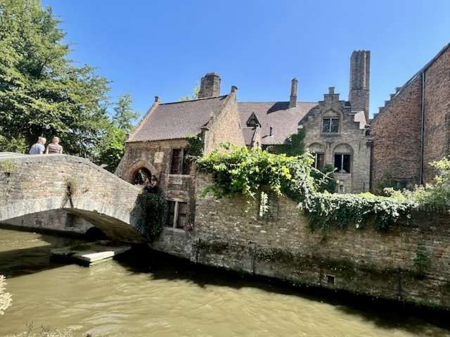 Brujas-Puente-de-San-Bonifacio