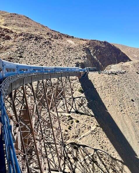 Salta-Argentina-tren-a-las-Nubes