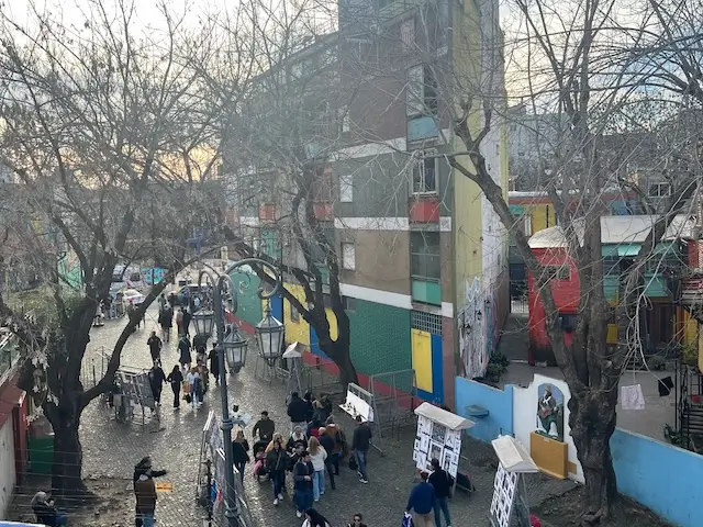 La-Boca-Barrio-lugares-imprescindibles-en-Buenos-Aires